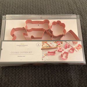 New Threshold Cookie Cutter Set 5 Piece Dog Bones Pink Baking D28